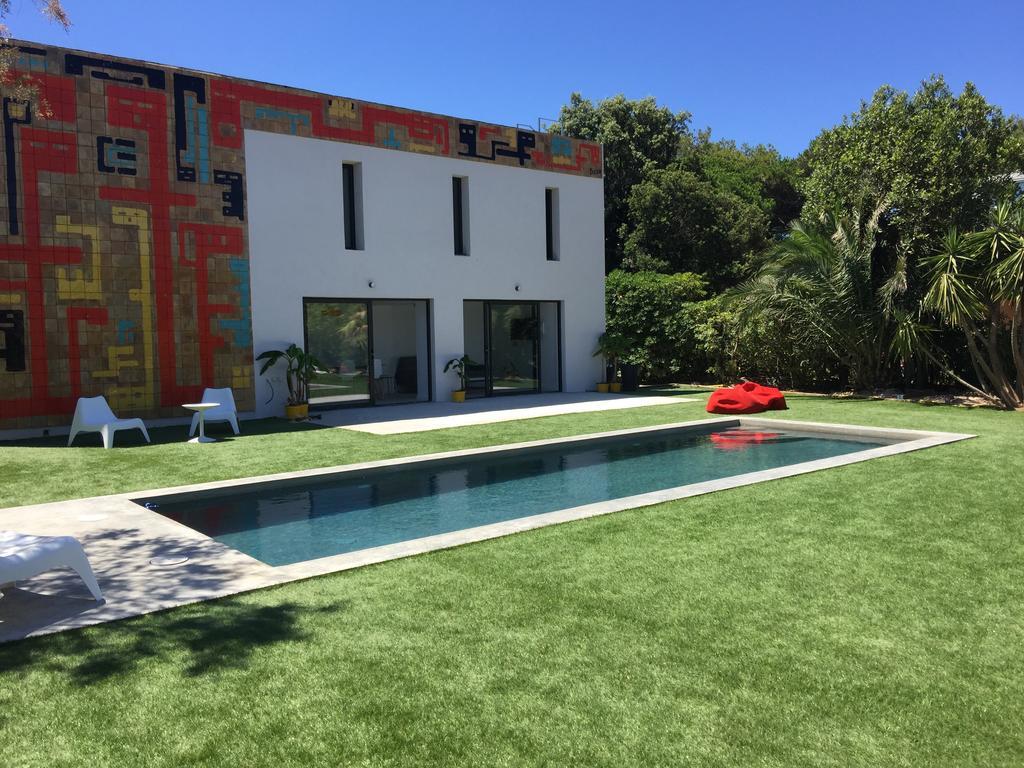 Le Cube Hotel Design A Hyeres Plage Avec Piscine Et Cuisine Экстерьер фото